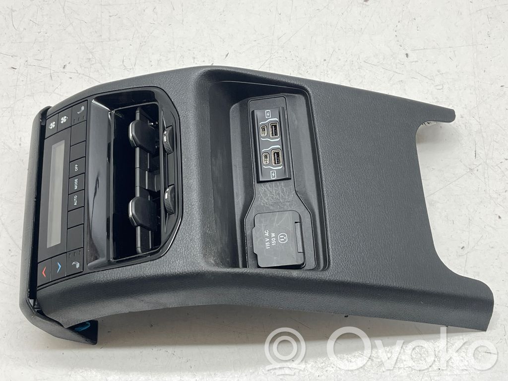 Panel klimatyzacji   P8843080,05050505,P68423840AC,04809550O6,6PT14TRMAA,MX2370503795