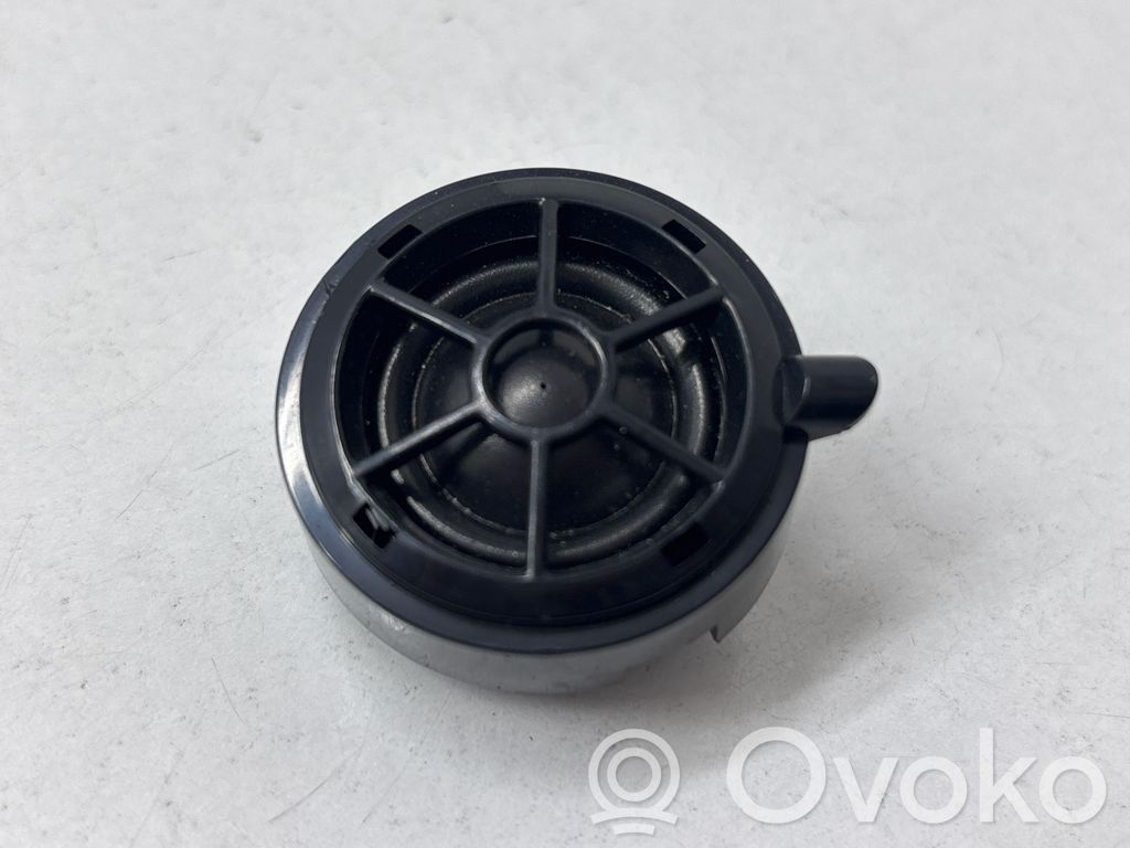 Porsche Cayenne (92A) Panel speaker 