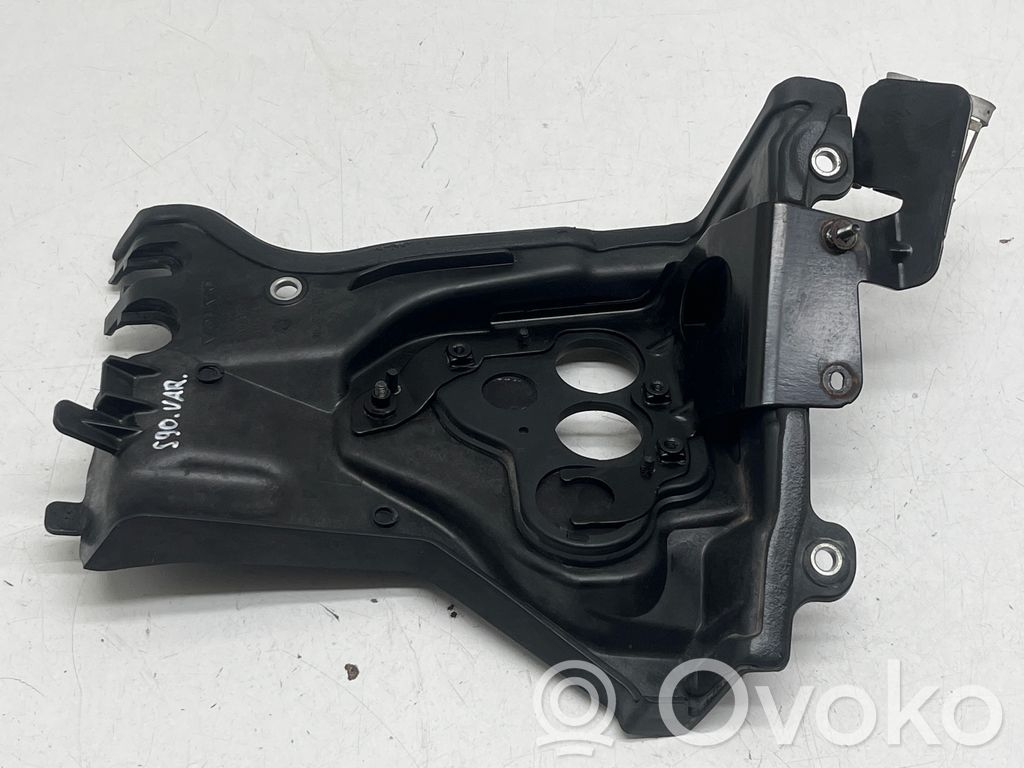 Volvo S90, V90 Other engine bay part 
