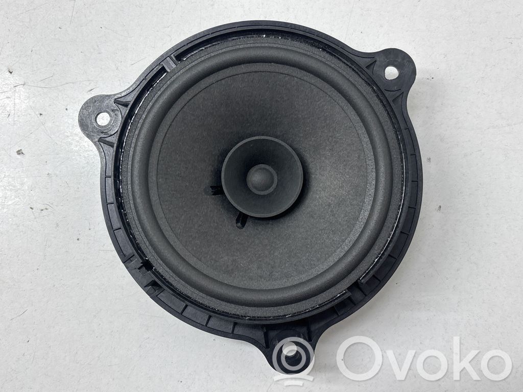Renault Kadjar Front door speaker 
