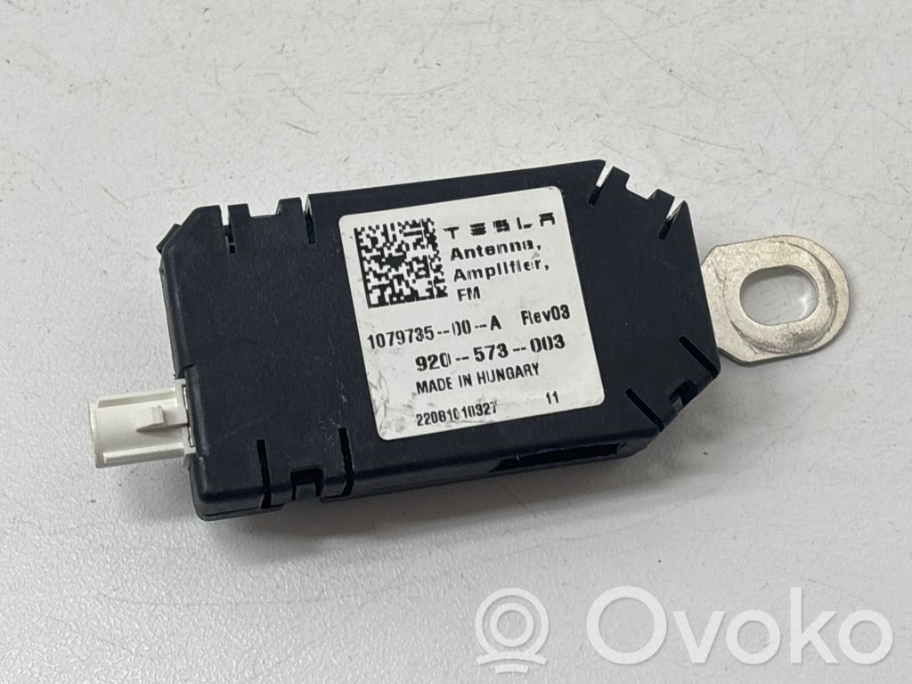 Tesla Model 3 Antenos stiprintuvas 