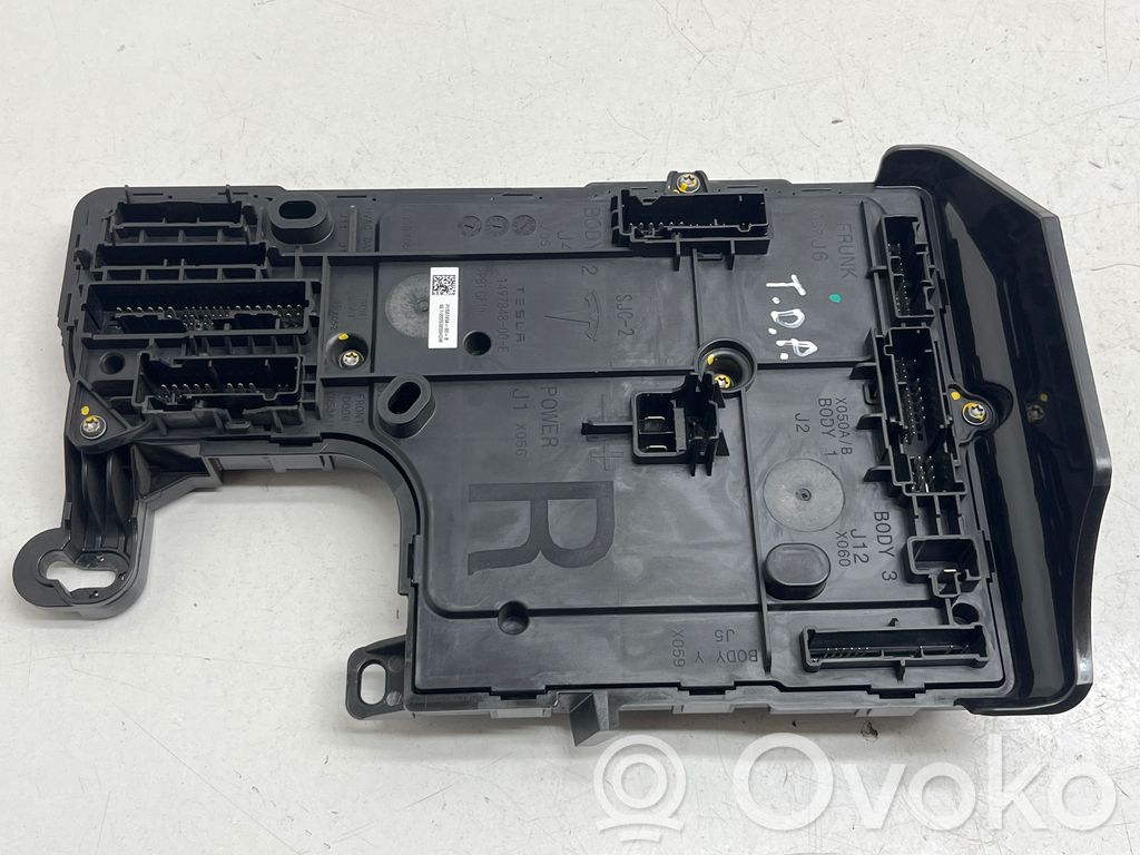 Tesla Model 3 Модуль кузова 