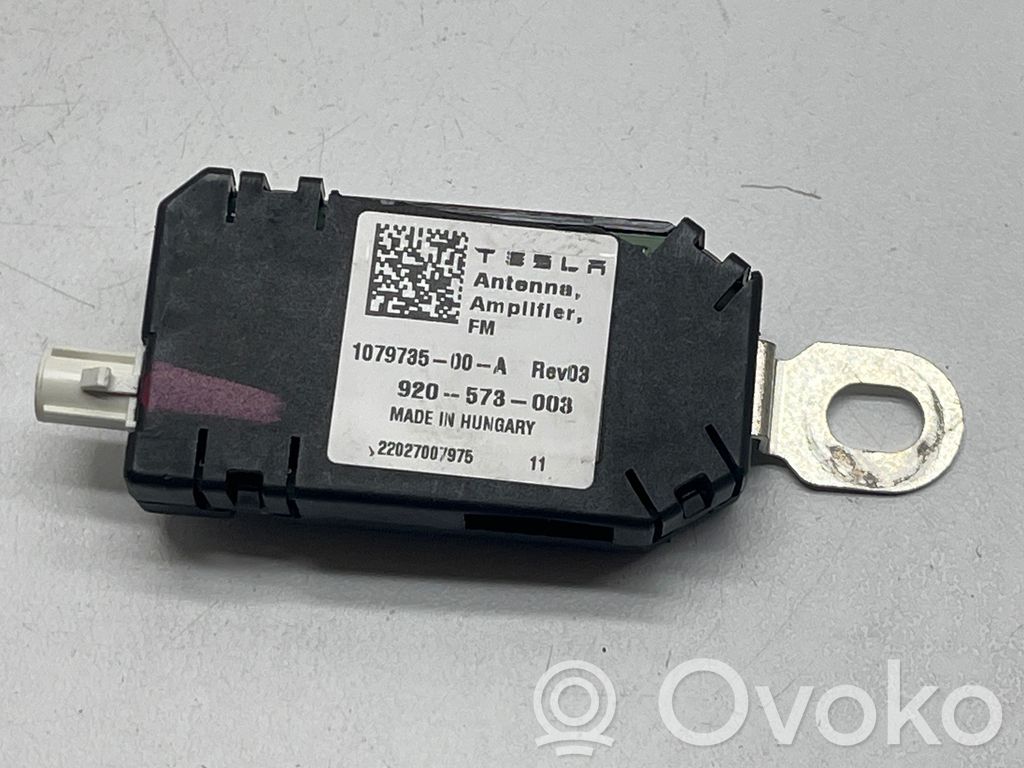 Tesla Model 3 Antenos stiprintuvas 