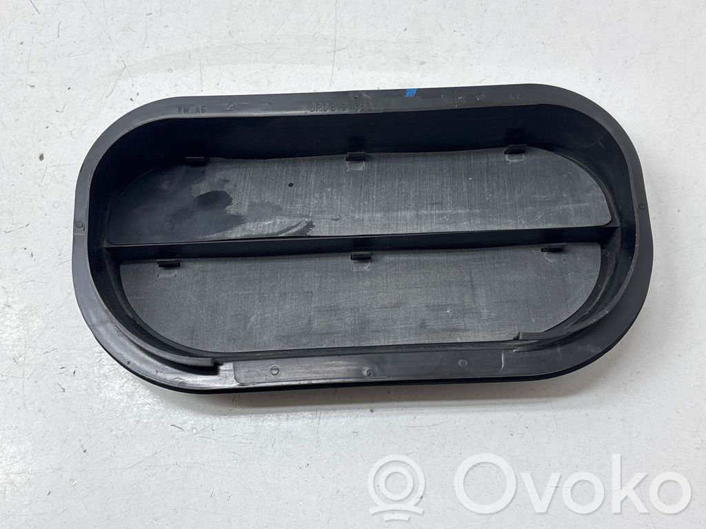 Volkswagen Jetta VII Kratka wentylacyjna pod zderzakiem tylnym 