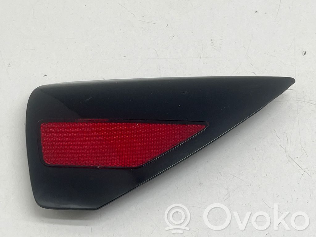 Tesla Model 3 Sähköauton latauspistorasian kansi 