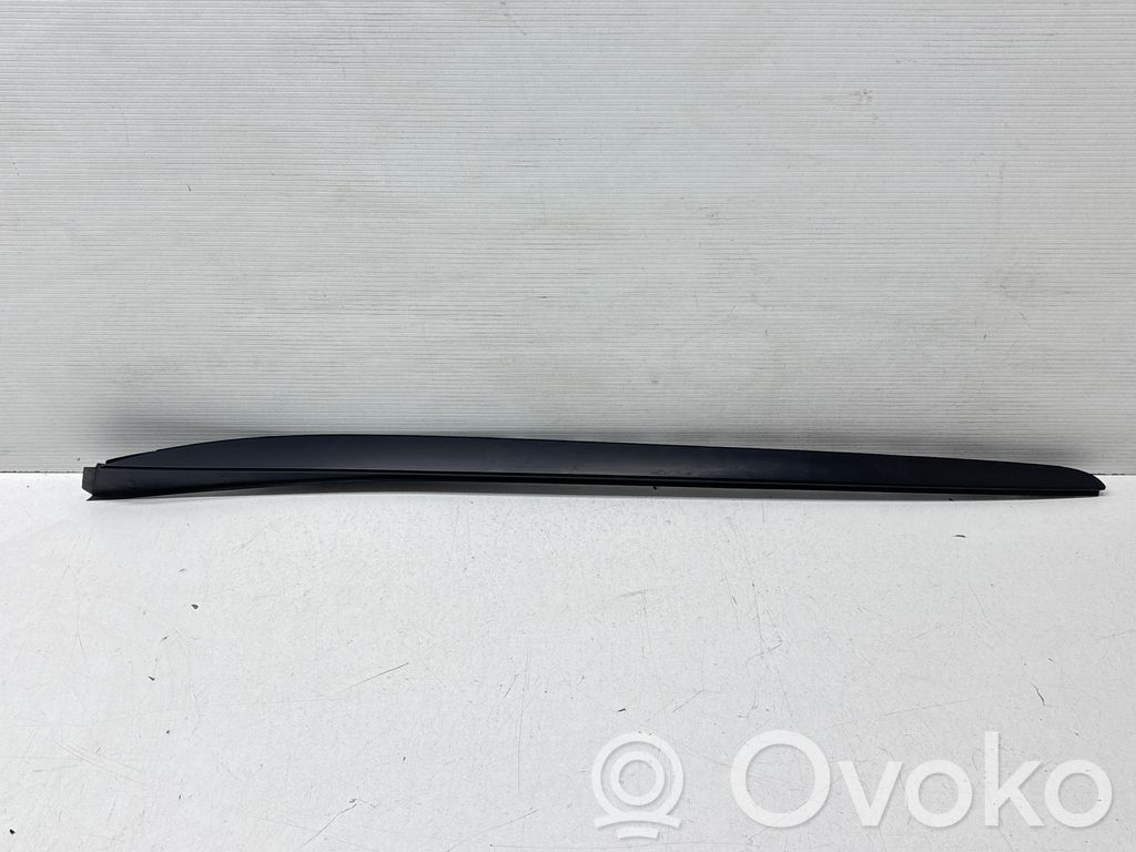 KIA Optima Windshield trim 