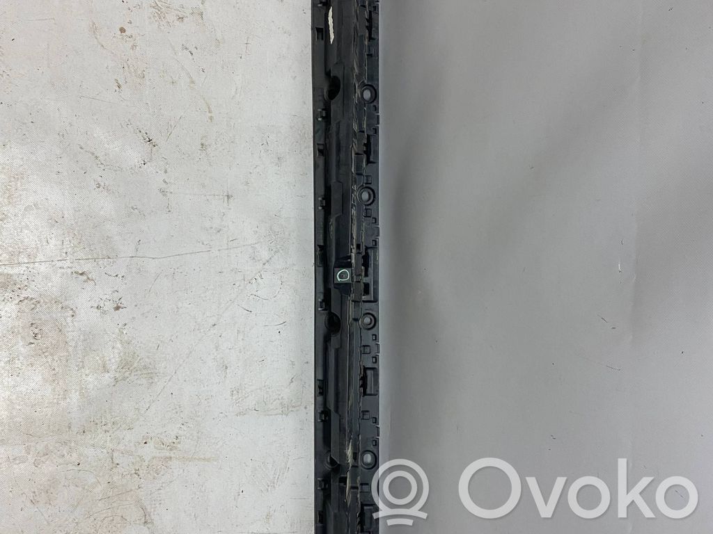 BMW X5 G05 Ślizg listwy progowej 
