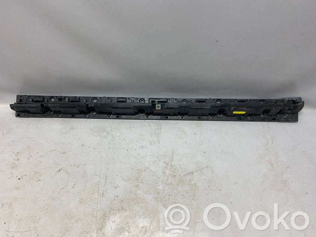 BMW X5 G05 Ślizg listwy progowej 