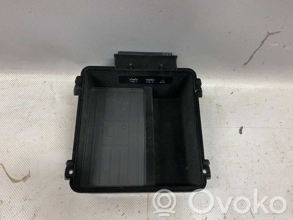 Audi Q7 4M Wireless charging module 