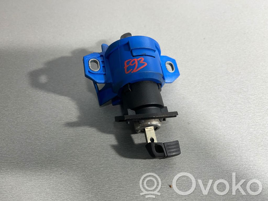 Tailgate exterior lock   7199866,10862510,512571892939
