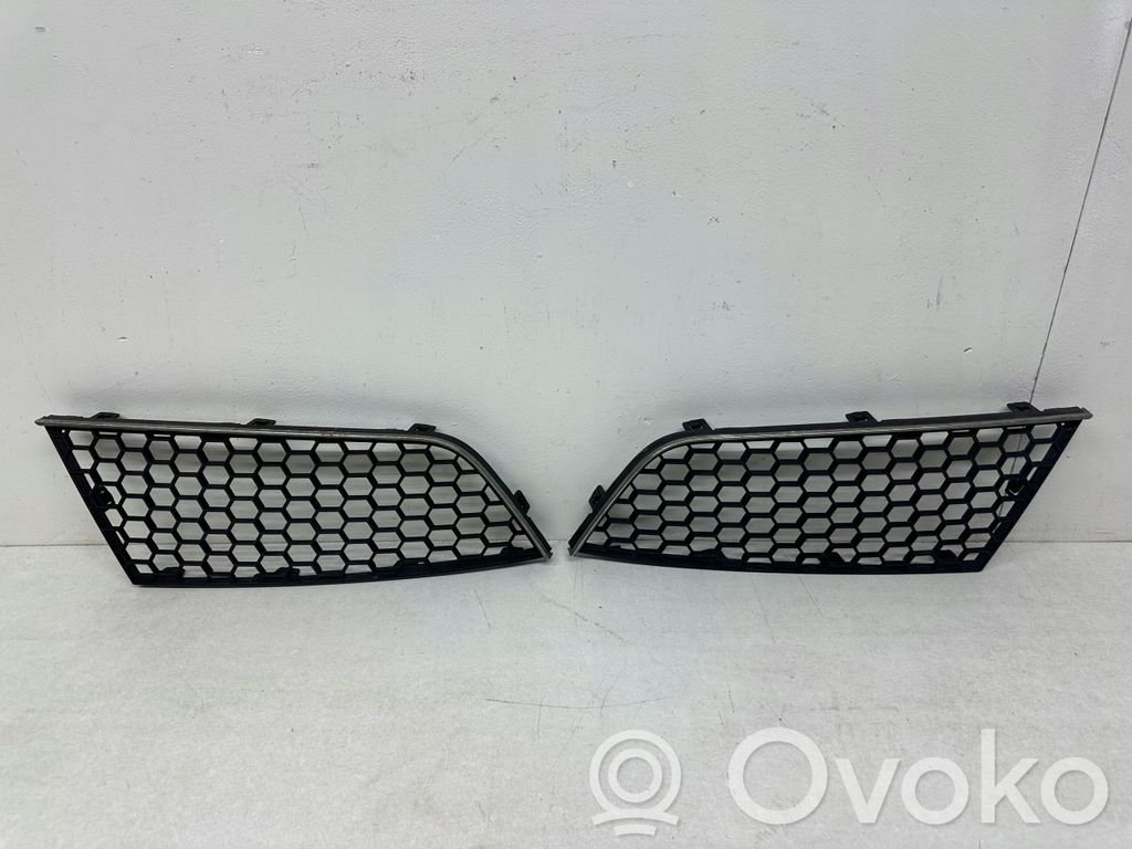 Alfa Romeo Mito Unteres Gitter dreiteilig vorne 