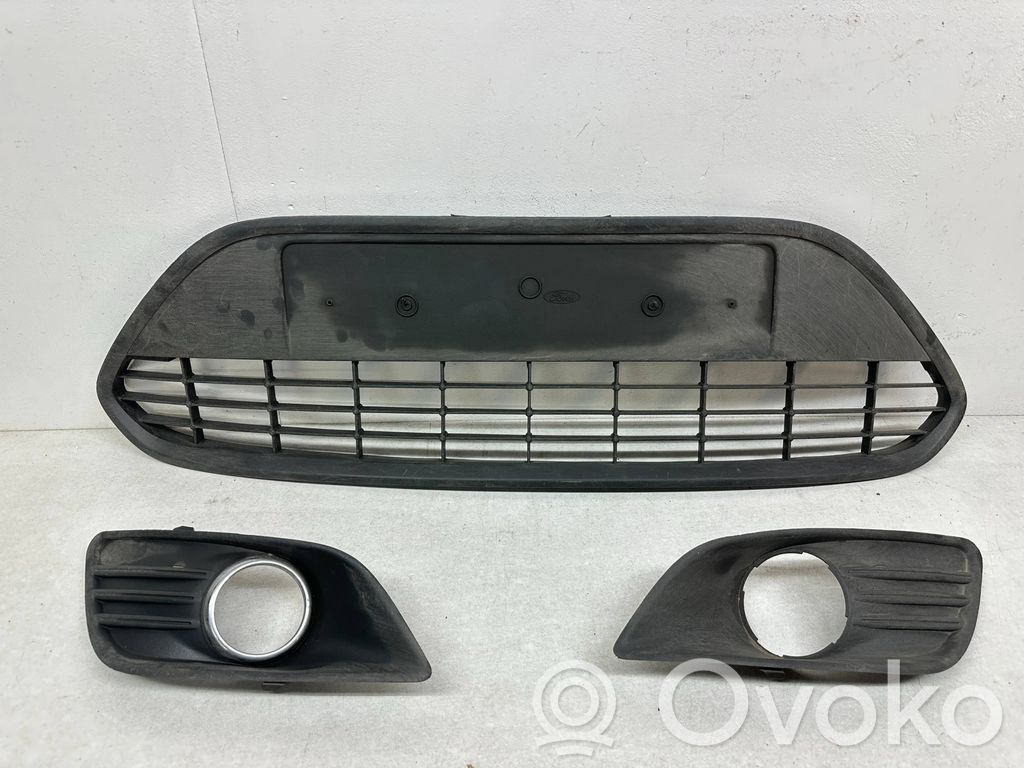 Ford Focus Front bumper lower grill 