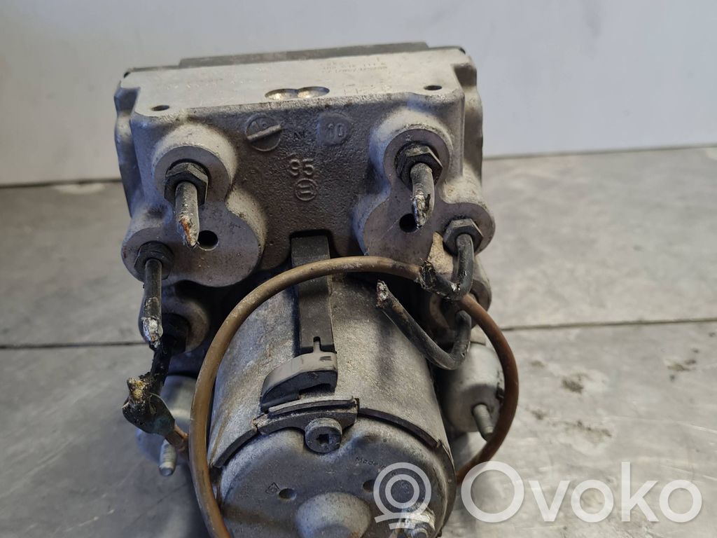 Bomba de ABS   4A0614111G,0265218011