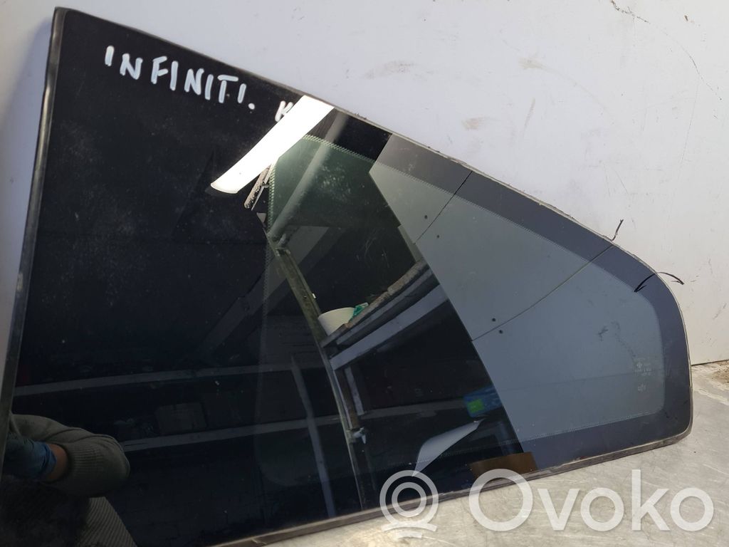 Infiniti I30 Szyba karoseryjna tylna 