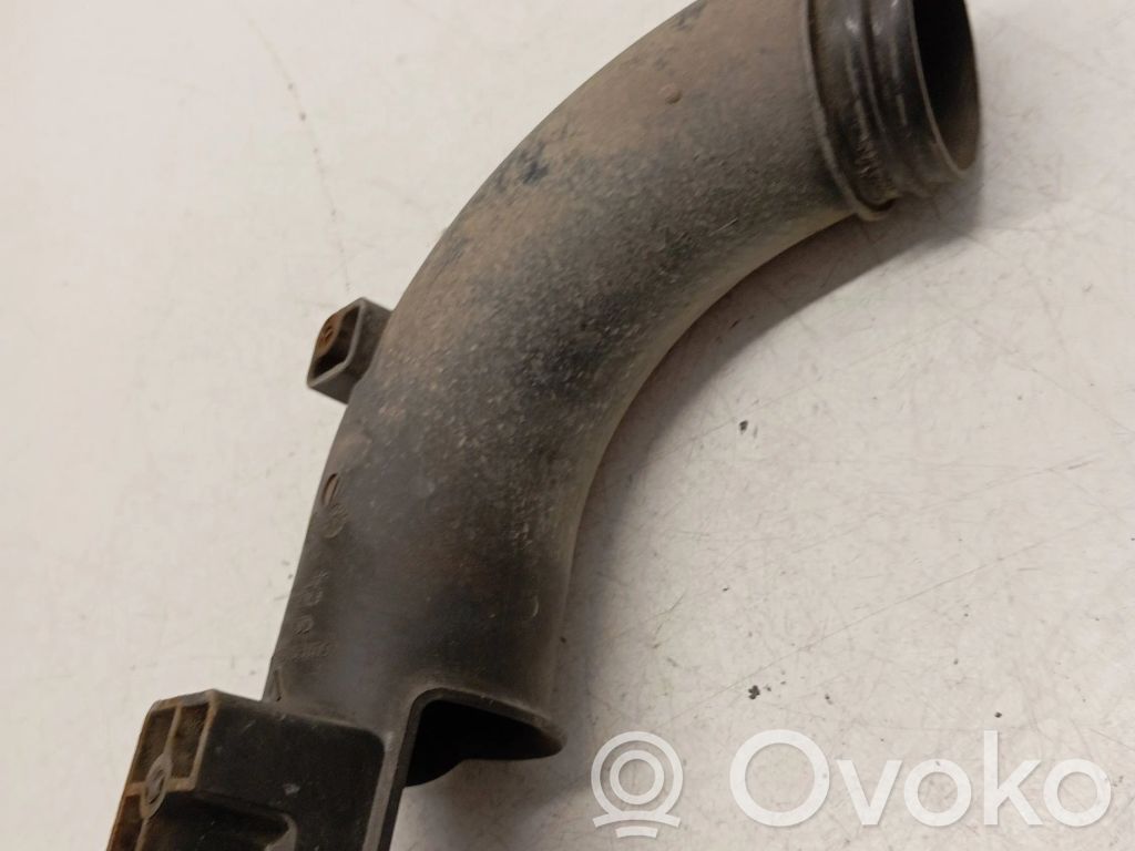 Šļūtene (-es) / caurule (-es)   6C119A675CC,6743223,C6W4A