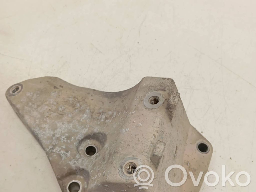 Ford Ranger Engine mounting bracket 