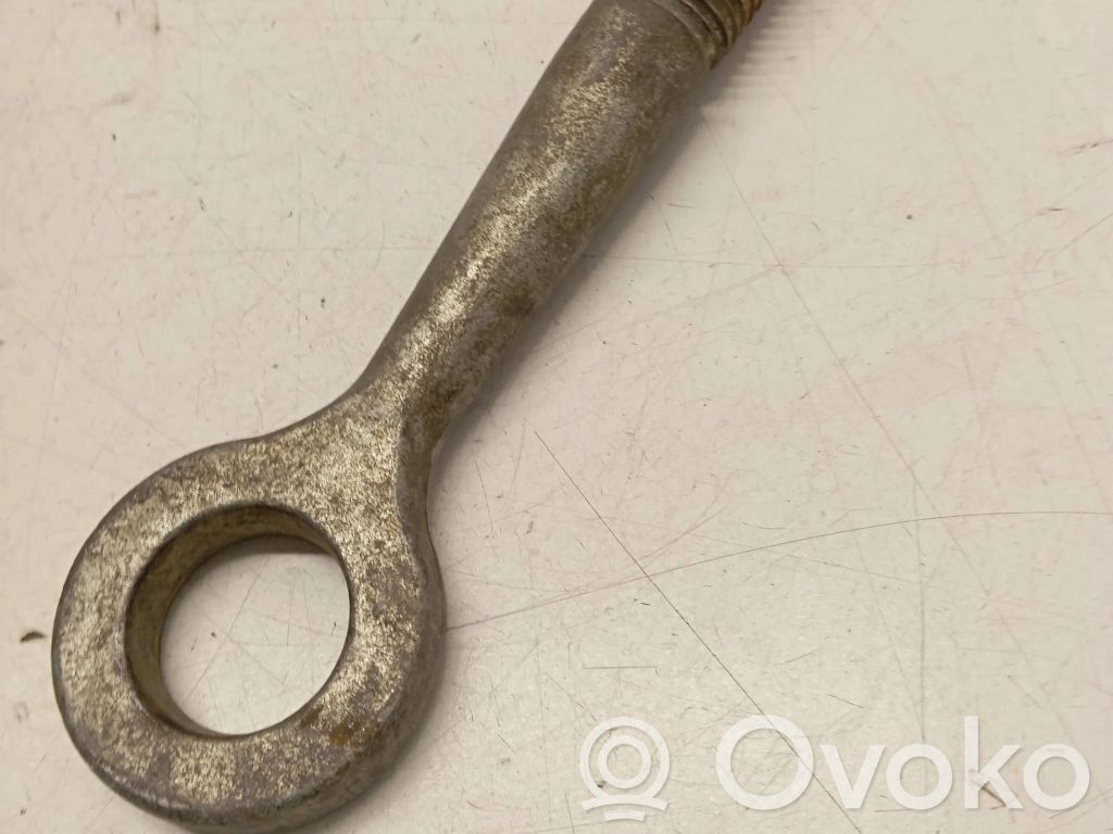 Iveco Daily 35.8 - 9 Towing hook eye 
