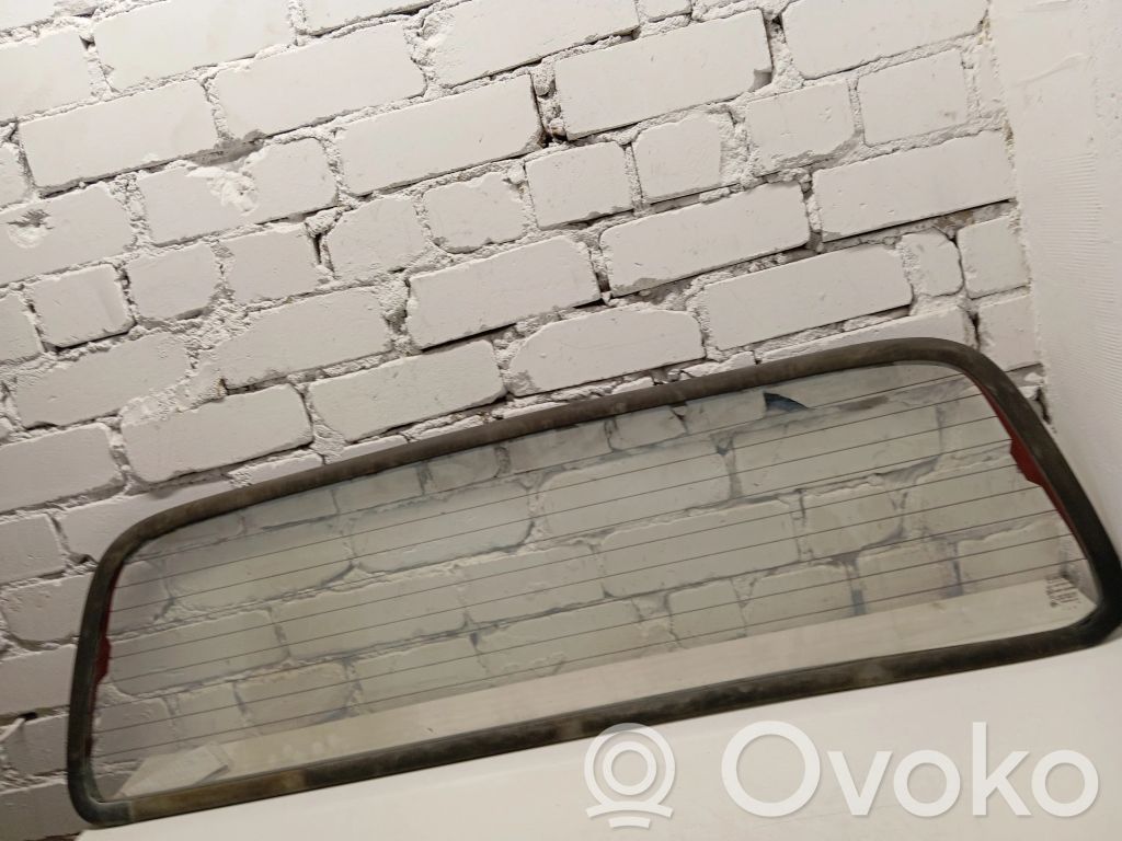 Rear windscreen/windshield window   E643R005089