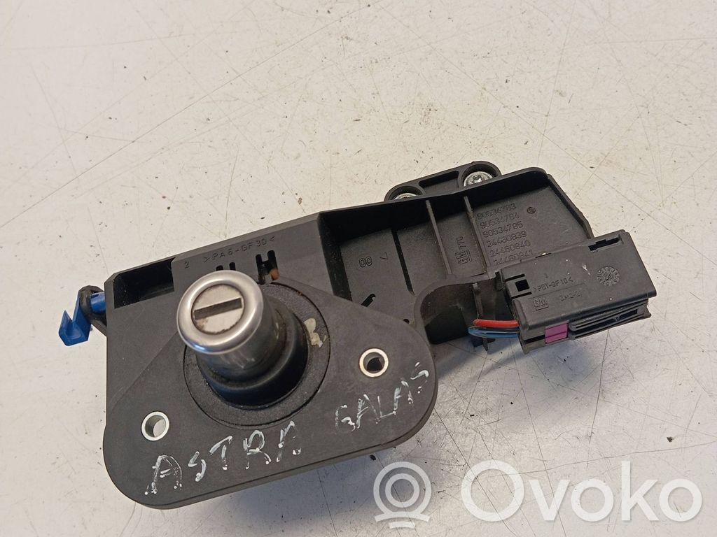 Opel Astra G Tailgate exterior lock 