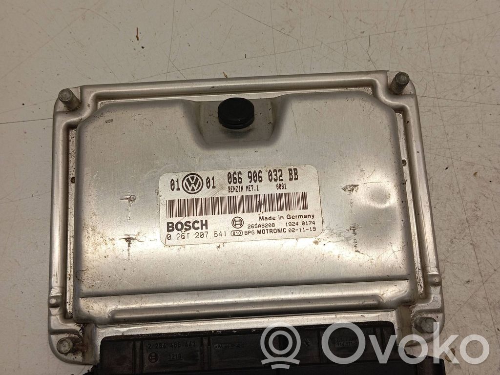 Volkswagen PASSAT B5 Engine control unit/module 