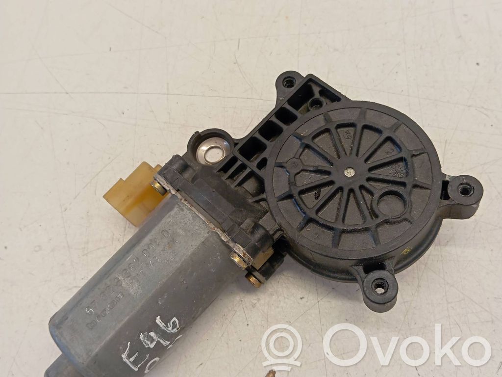 BMW 3 E46 Front door window regulator motor 