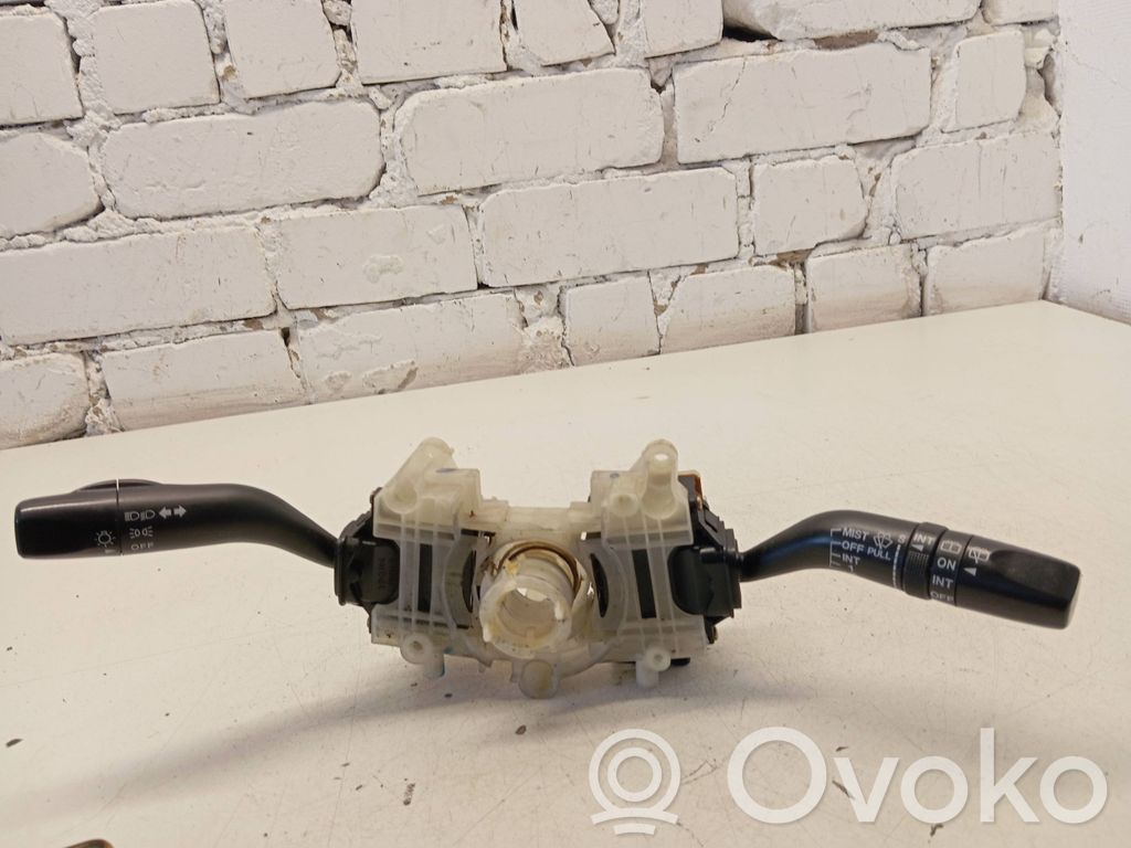 Mazda MPV Commodo, commande essuie-glace/phare 