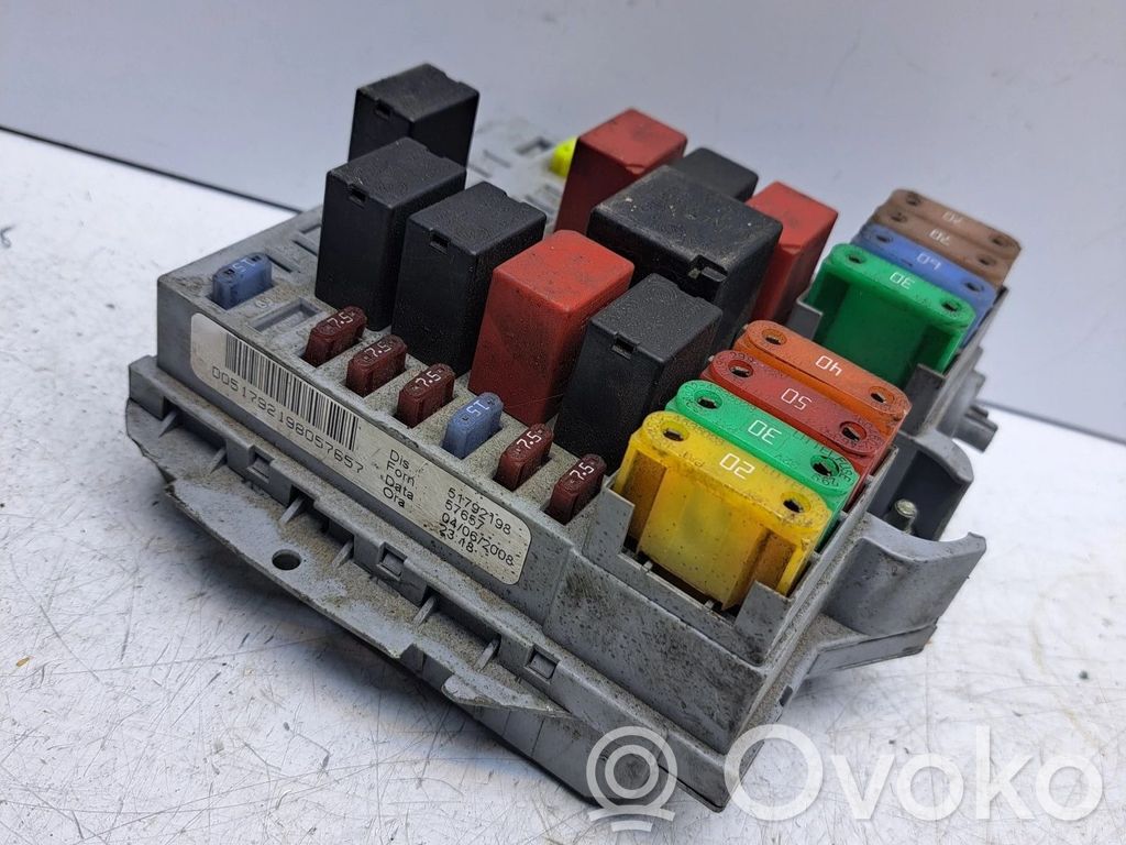 Fiat Idea Dangtelis saugiklių dėžės 