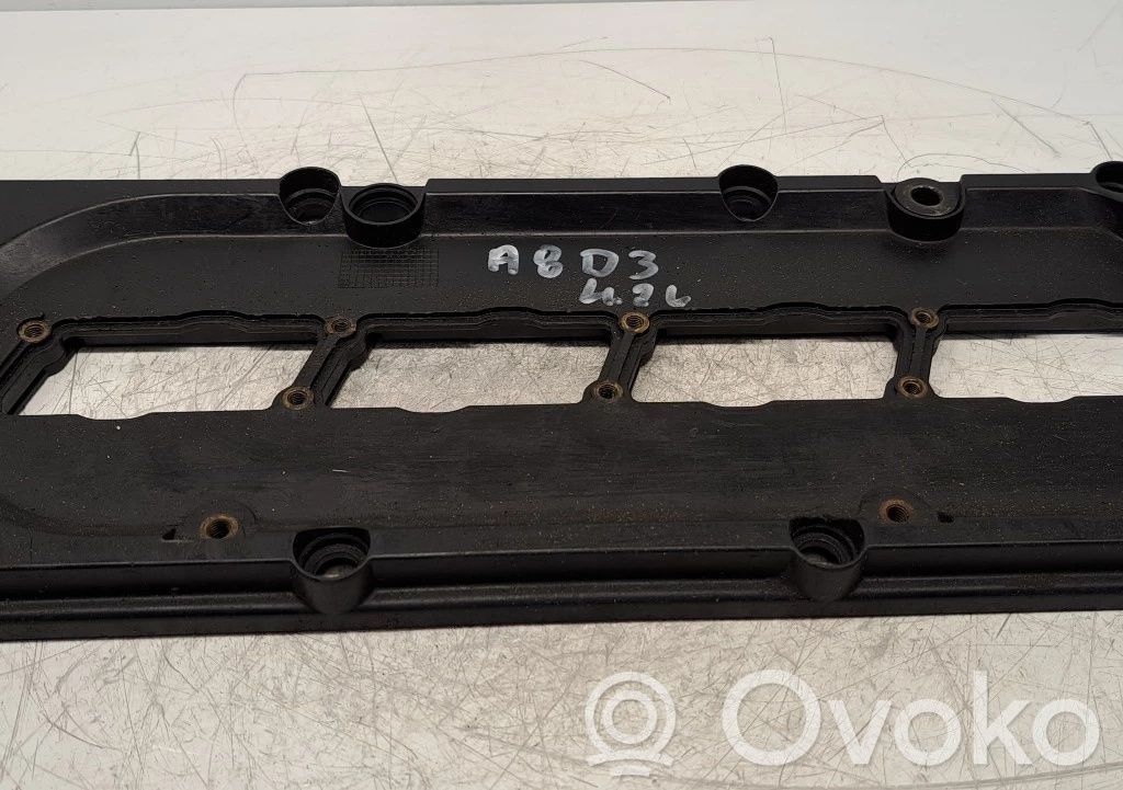 Audi A8 S8 D3 4E Ventildeckel 