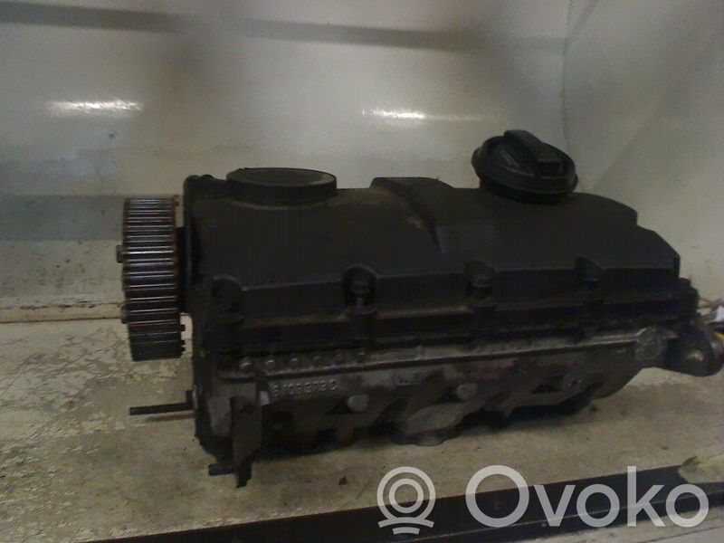 Volkswagen PASSAT B5 Engine head 