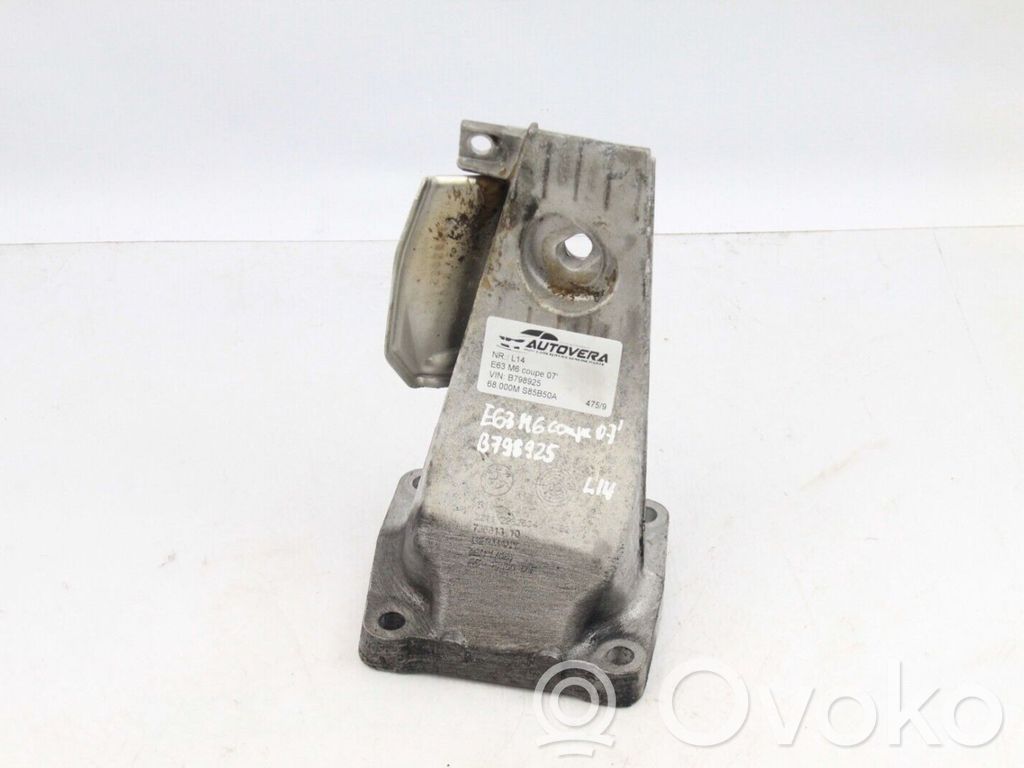 Engine mounting bracket   2282634