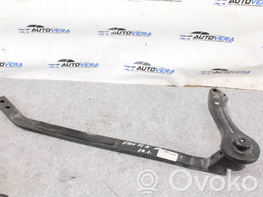 BMW 3 E92 E93 Cits aizmugures šasijas elements 