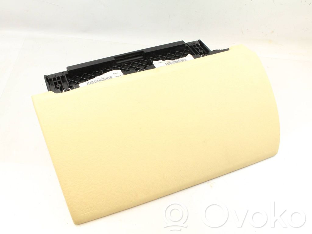 Knee airbag   7130884,51167130884
