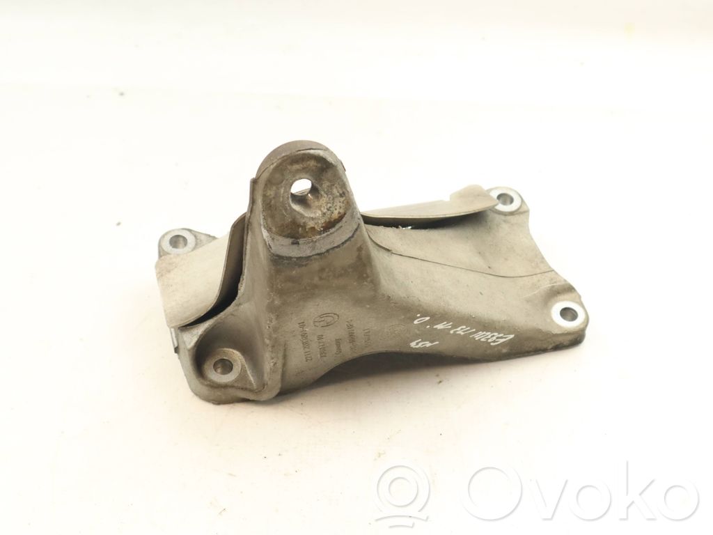 Engine mounting bracket   2283204,73681310,559811