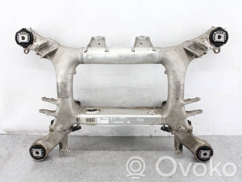 BMW 7 G11 G12 Rama pomocnicza tylna 
