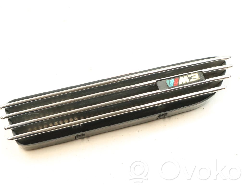 BMW M3 Grill / Wlot powietrza błotnika przedniego 