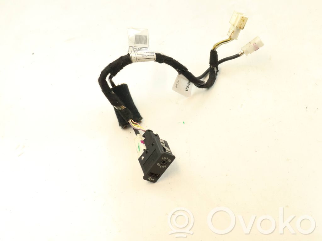 BMW 3 E92 E93 USB jungtis 