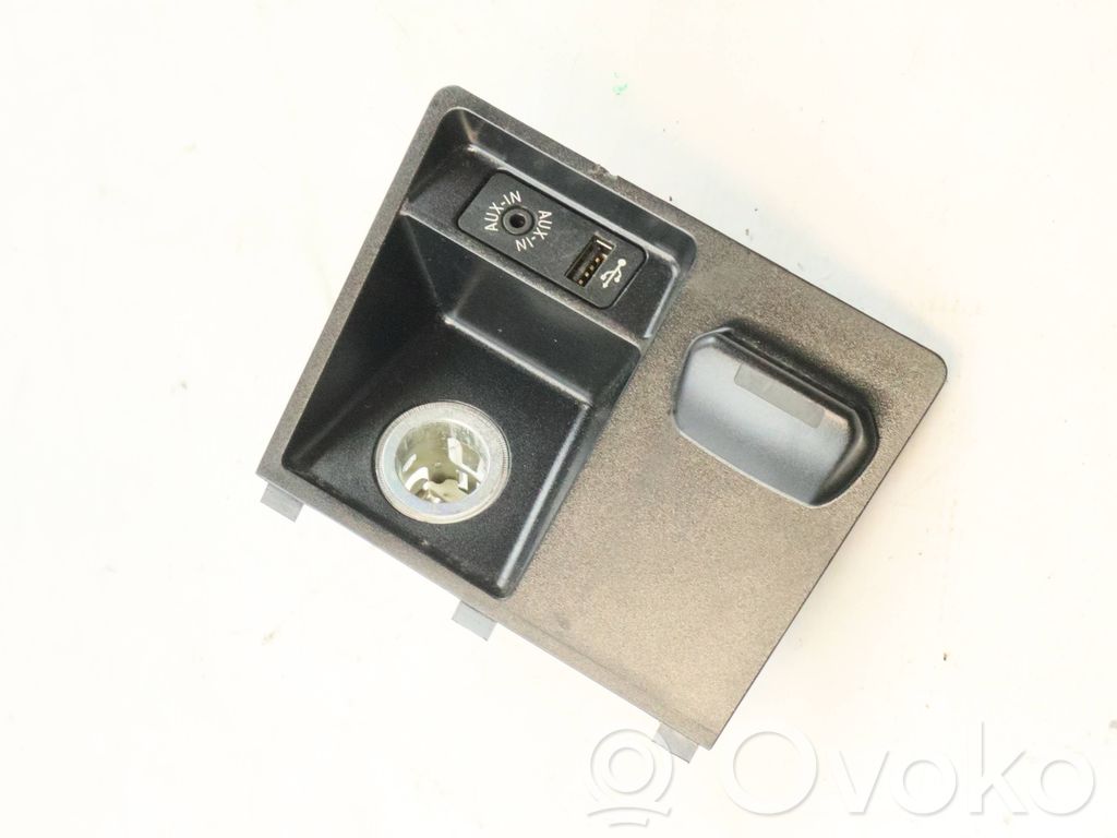 BMW X5 E70 Kita centrinė konsolės (tunelio) detalė 