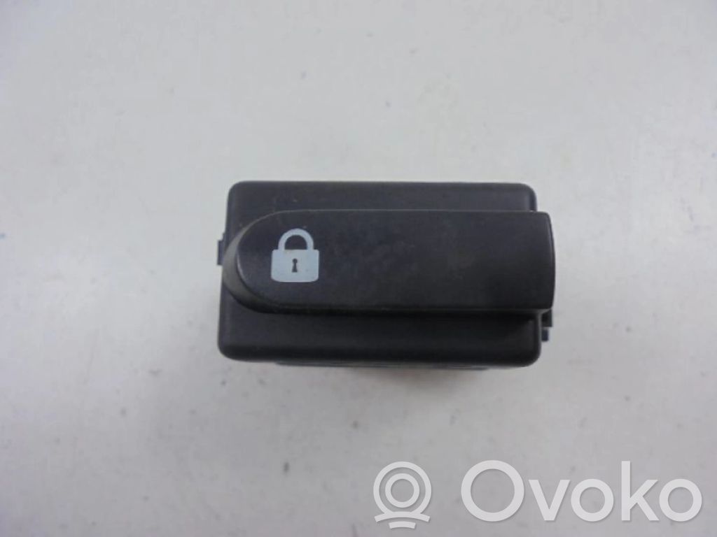 Renault Clio II Central locking switch button 