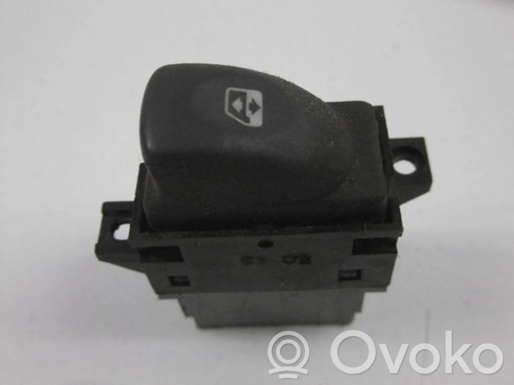 Renault Laguna I Electric window control switch 