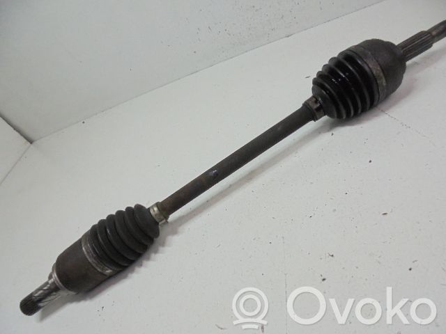 Renault Clio III Kardanas komplekte 