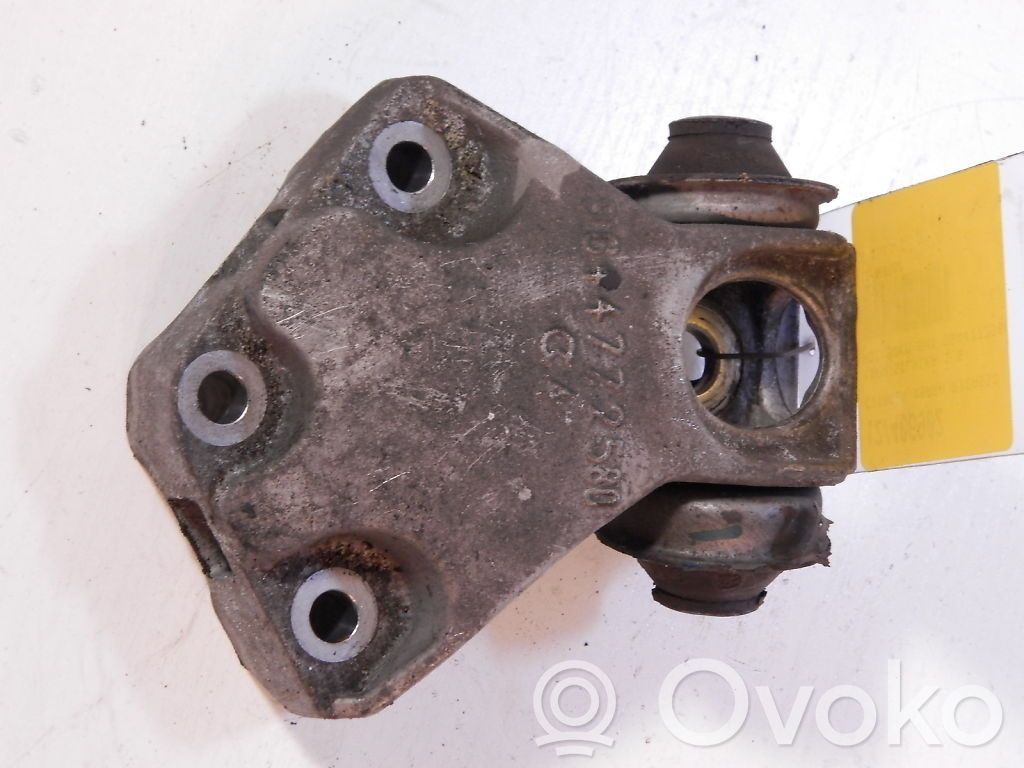 Citroen Xsara Picasso Engine mounting bracket 