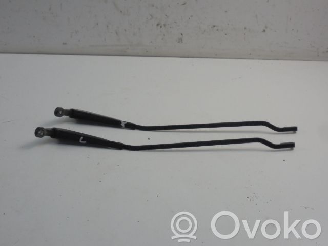 Opel Astra F Front wiper blade arm 
