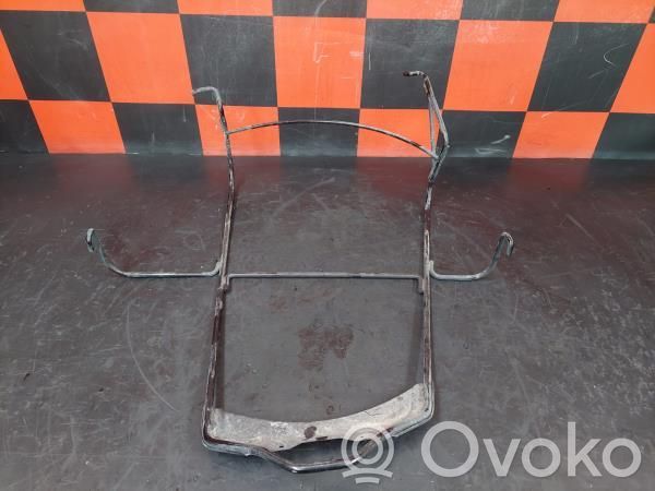Spare wheel mounting bracket