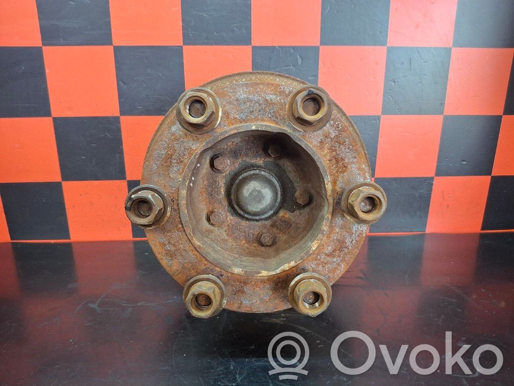 Front wheel hub spindle knuckle