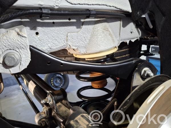 Volkswagen Caddy Querlenker hinten 