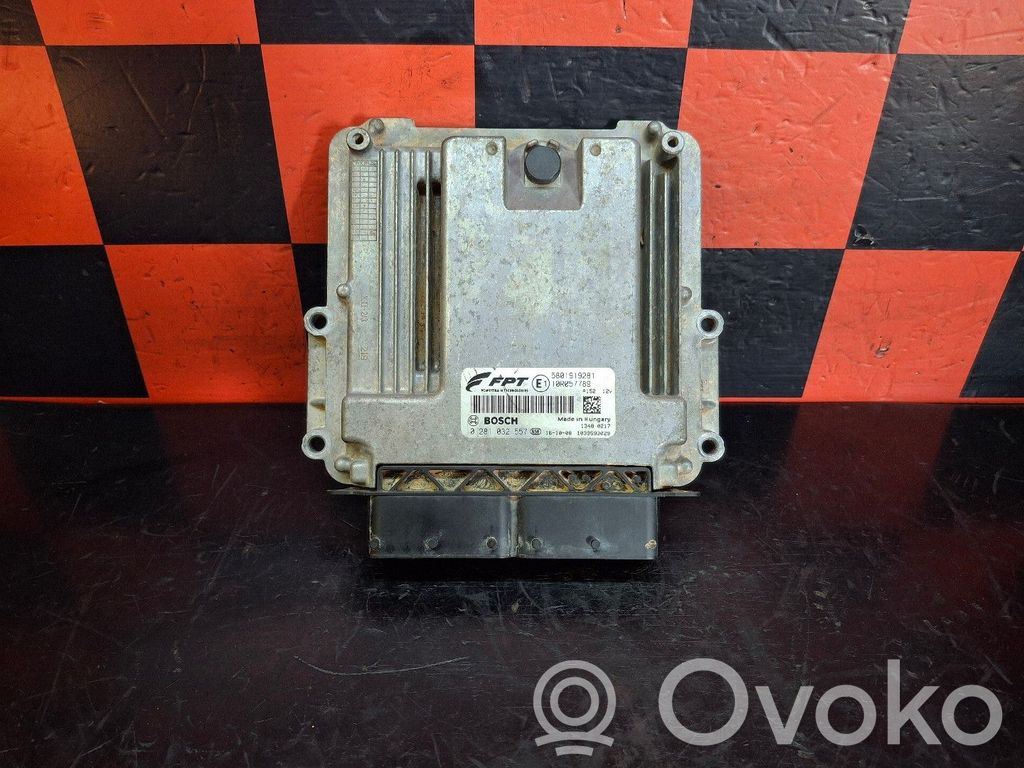 Engine control unit/module   BOSCH0281032557,10R057789,5801815705
