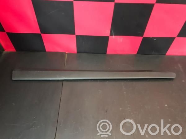 Fiat Doblo Priekšpusē durvju dekoratīvā apdare (moldings) 