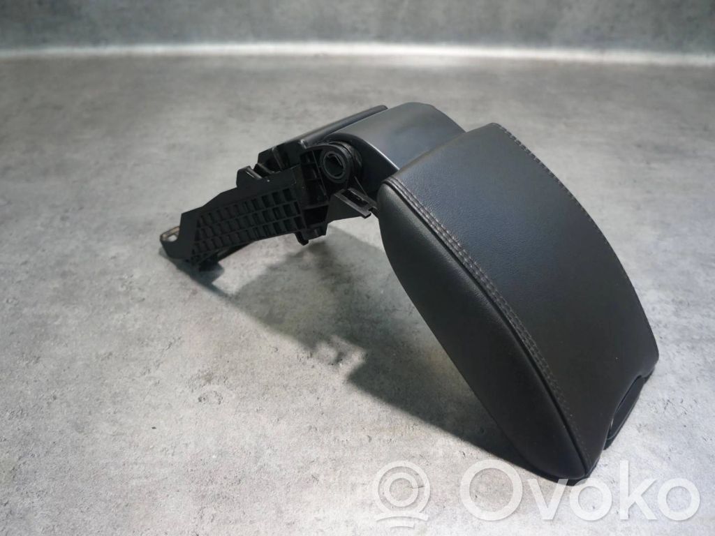 Armrest   30755587,30791831