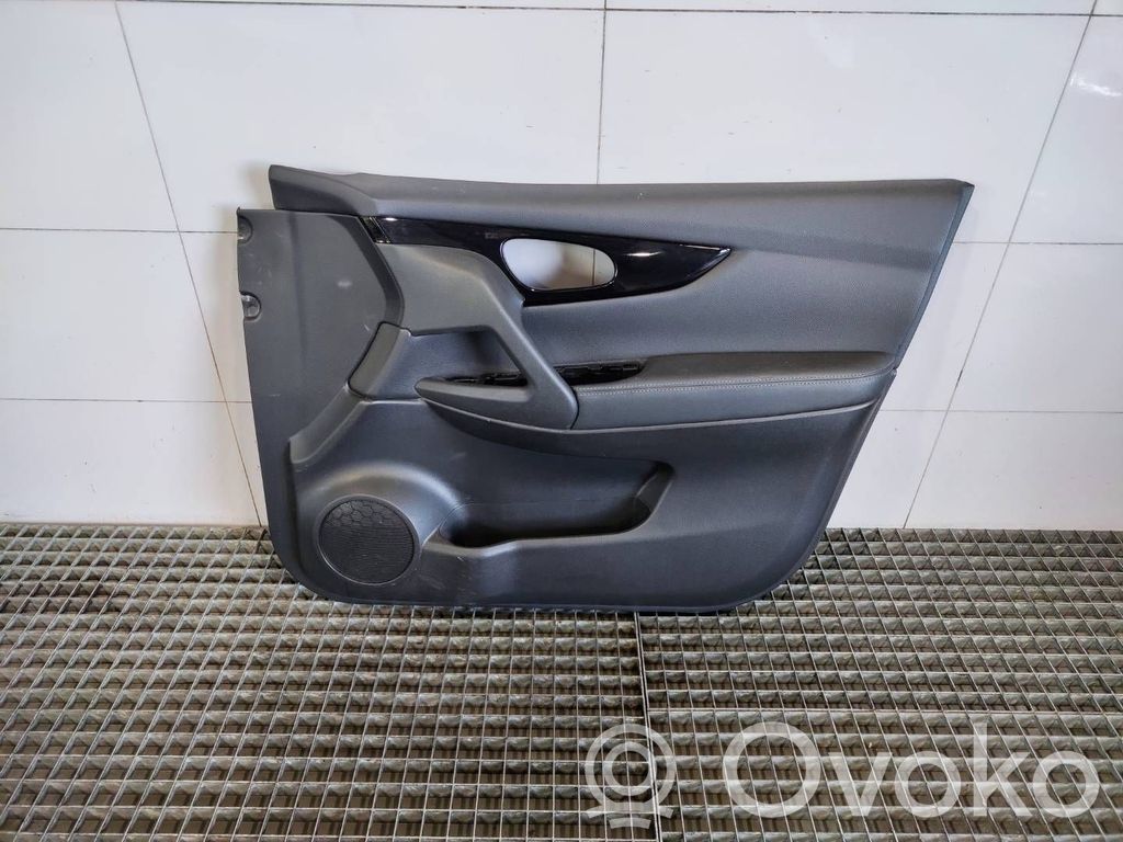 Nissan Qashqai Boczki / Poszycie drzwi przednich 