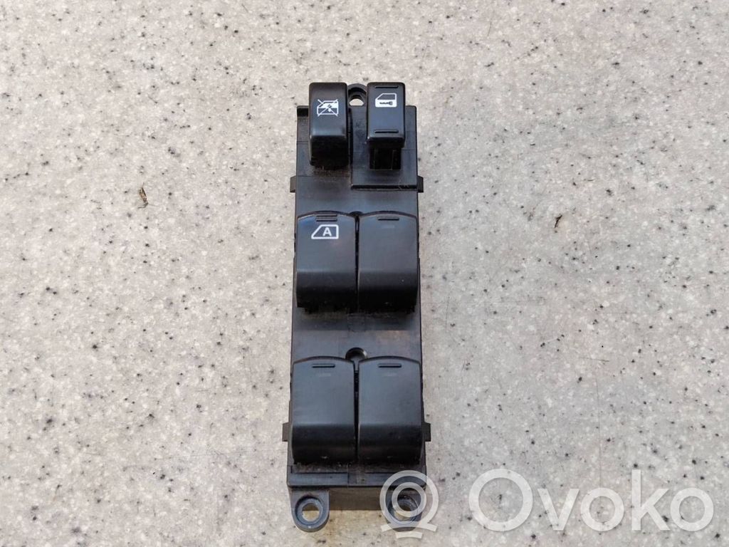 Subaru Forester SH Electric window control switch 